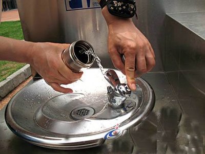 民生 || 采用反渗透过滤技术！点点滴滴暖民心，直饮水亮相苏州吴江街头